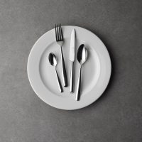 NON FOOD SHOT- PROFILE PLATE WITH PROFILE CUTLERY